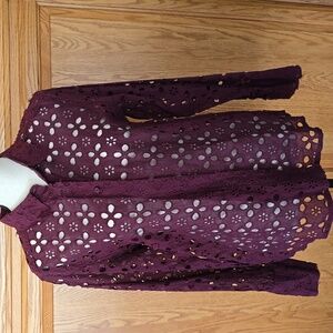 New burgandy lace top